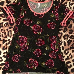 Lularoe classic tee